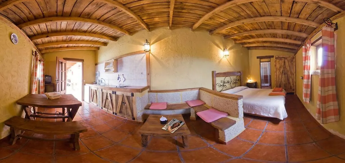 El Río Casa Rural Granja De Bastian酒店